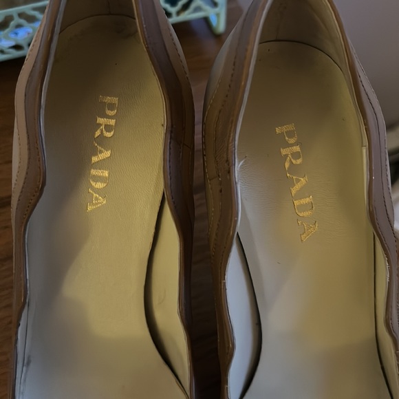 Prada Tan Scalloped Heels 37 1/2 - Picture 2 of 9